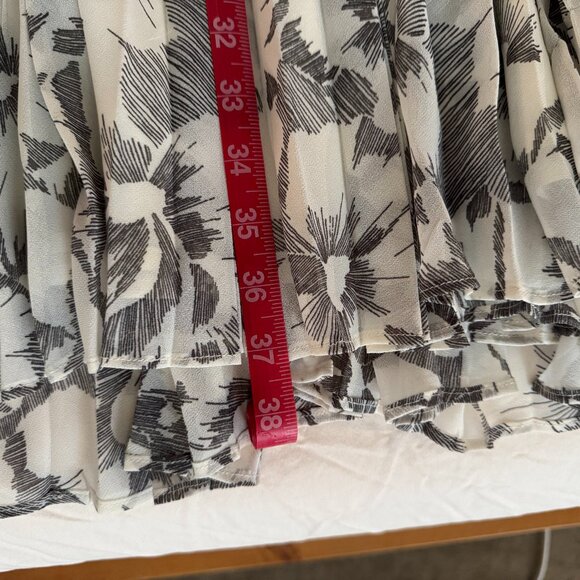 Banana Republic Pleated Skirt - Picture 8 of 15